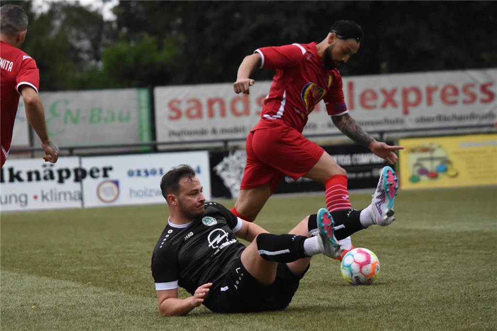 SG Massen schießt sich warm für den SSV Mühlhausen Lukas Mertens traf doppelt für die SG Massen.