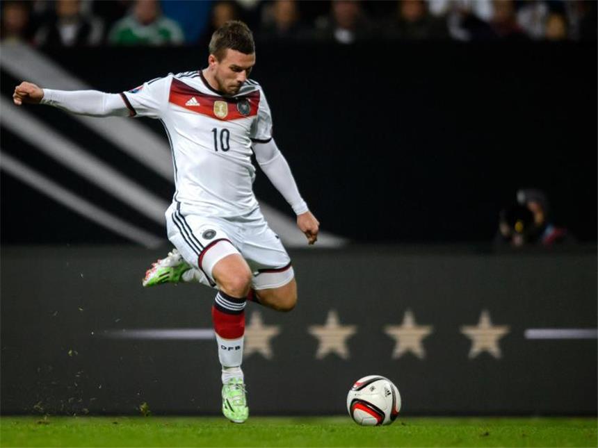 Die Notizen zum Länderspiel gegen Australien Lukas Podolski ist mit 121 Länderspielen der erfahrenste Akteur im 23-köpfigen Kader für die Partie gegen Australien. Foto: Thomas Eisenhuth