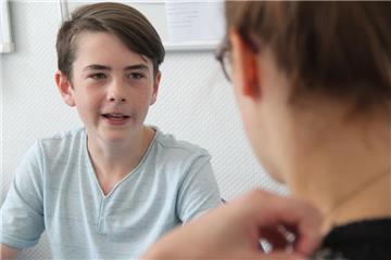 Lukas Pohland (12) hat Cybermobbing selbst erlebt und beschlossen zu handeln. Mit einer Cybermobbing-Hilfe will er anderen Jugendlichen helfen.