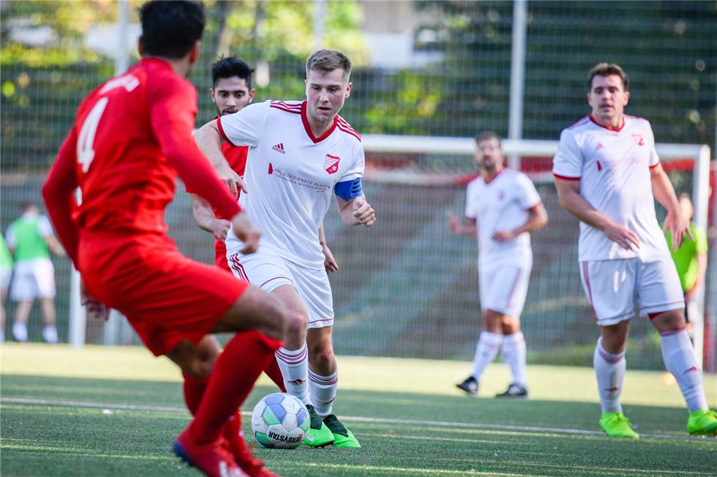 SG Gahmen zerlegt die Kreisliga A2 binnen 45 Minuten in eine Zwei-Klassen-Gesellschaft Lukas Rauße und die SF Sölderholz waren am Sonntag unterlegen.