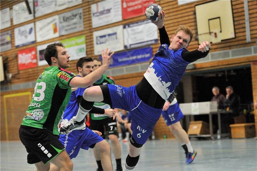 Drei Auswärtsspiele zum Start: Die Spielpläne für die HSC-Teams stehen Lukas Schulte-Lünzum (r.) und die Herren des HSC Haltern-Sythen starten mit einem Auswärtsspiel bei einem alten Bekannten in die neue Spielzeit.