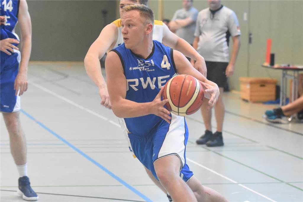 Die LippeBaskets verlängern mit den „Millenium Boys“ Lukas Wiedey hat sich zum Starter entwickelt.