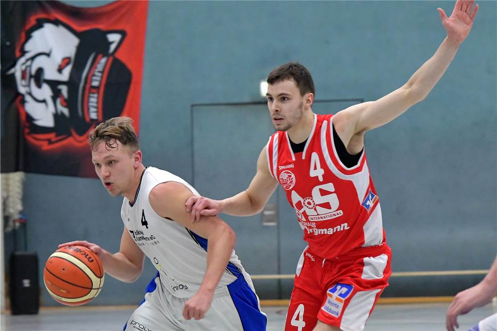 LippeBaskets gegen BSV Wulfen: Duell mit besonderen Erinnerungen: „Ganze Spiel war eine Feier“ Lukas Wiedey (l.) trifft mit den LippeBaskets nicht zum ersten Mal auf den BSV Wulfen.