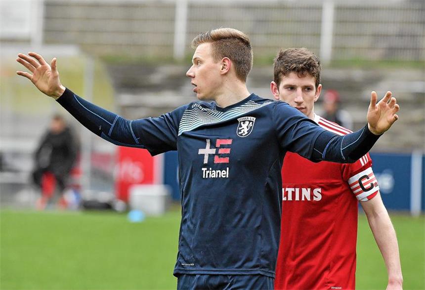 Der Lüner SV empfängt seinen Ex-Trainer Lukas Ziegelmeir (l.) hat sich fit gemeldet. Der Sechser des Lüner SV ist nach Schulterproblemen zurück im Training und wird am Sonntag gegen Iserlohn auflaufen können.
