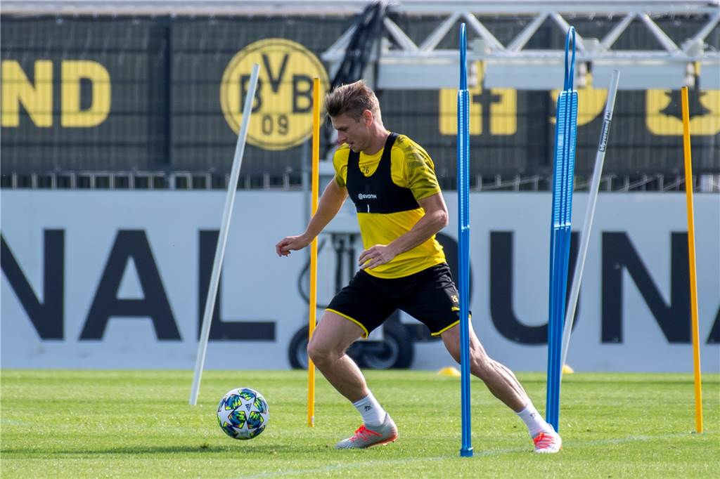 BVB bangt um einen Shootingstar - Torhüter-Situation bleibt angespannt Lukasz Piszczek könnte gegen Frankfurt in den BVB-Kader zurückkehren.