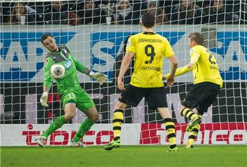 Lukasz Piszczek (r.) erzielt das Tor zum 2:2.
