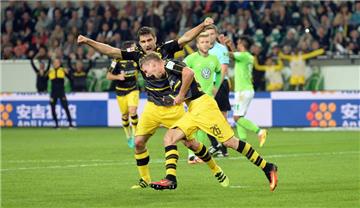 Lukasz Piszczek (vorne) und Sokratis stehen vor der Rückkehr in den BVB-Kader.