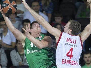 Luke Harangody (l) spielte zuletzt in Istanbul. Foto: Tolga Bozoglu