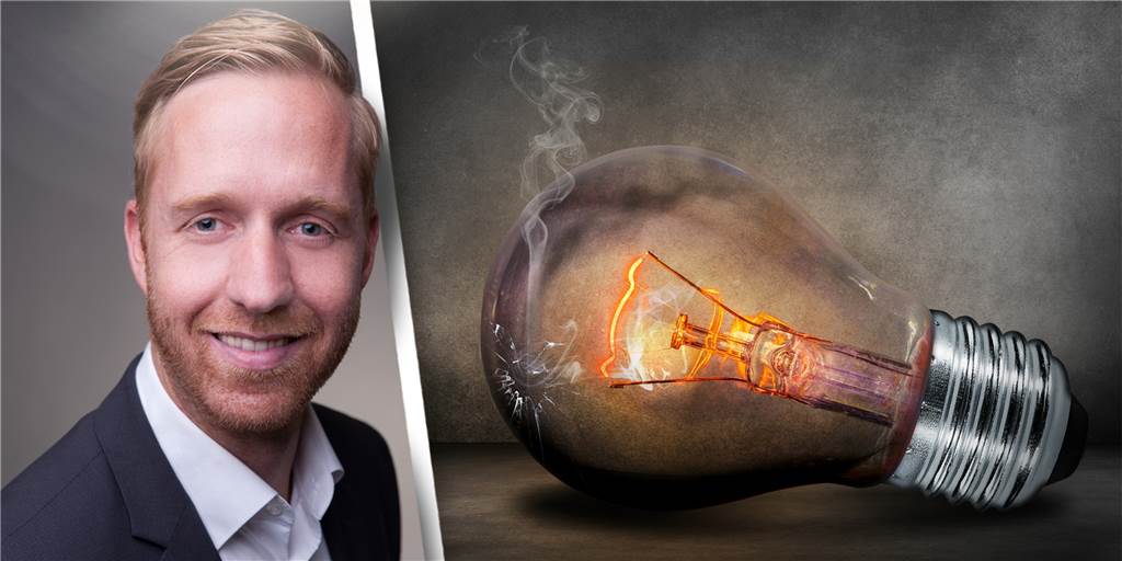 Strompreise in NRW: Experte verrät, wann ein Anbieter-Wechsel sinnvoll ist Eine Foto-Montage zeigt Lundquist Neubauer, Energieexperte des Vergleichsportals Verivox, und eine Glühlampe