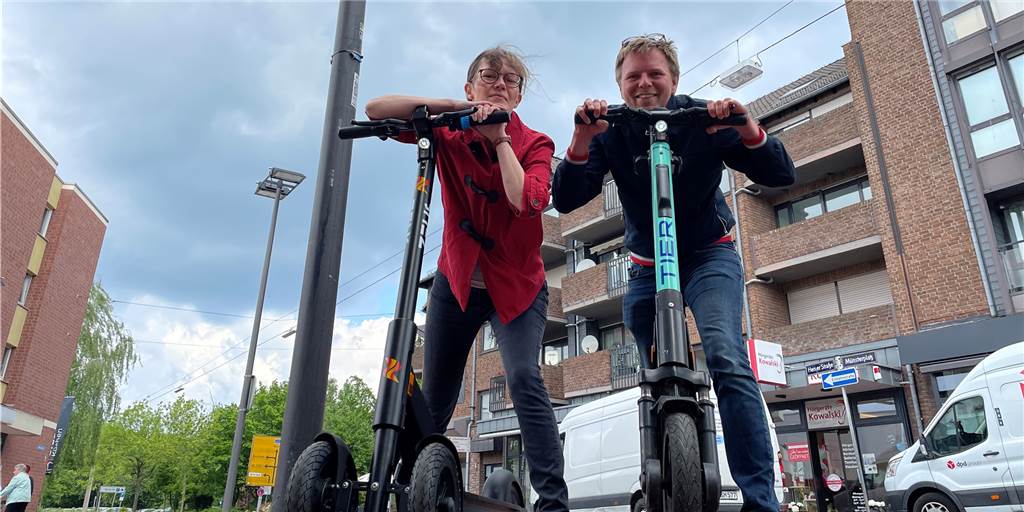 E-Scooter in Castrop-Rauxel: Welcher ist der bessere, Tier oder Zeus? (Video) Lydia Heuser und Tobias Weckenbrock testen die zwei E-Scooter-Anbieter parallel: Tier gegen Zeus, wer ist besser?