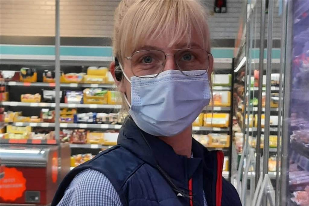 Corona-Liveblog: 20 Coronapatienten liegen auf den Intensivstationen Lydia Wälter, Mitarbeiterin von Aldi in Vreden, haben wir ein Jahr nach unserem ersten Gespräch noch einmal getroffen.