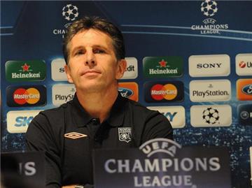 Lyons Trainer Claude Puel kann sich in ruhe auf das Bayern-Spiel vorbereiten.