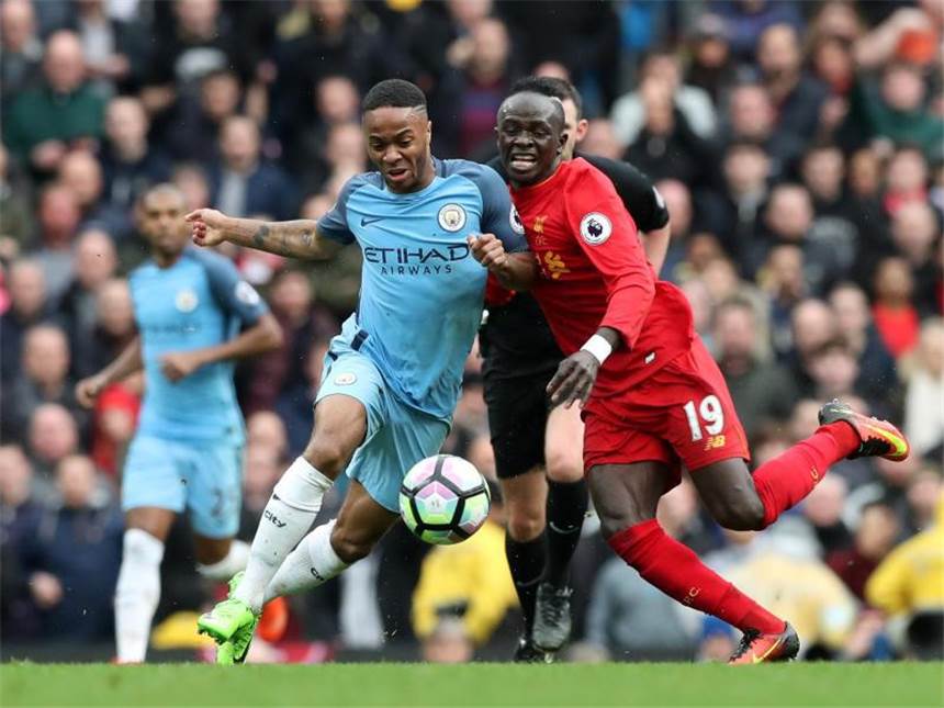 Remis im Topspiel - Wenger droht der Totalschaden Machaster City und der FC Liverpool trennten scih 1:1. Foto: Martin Rickett