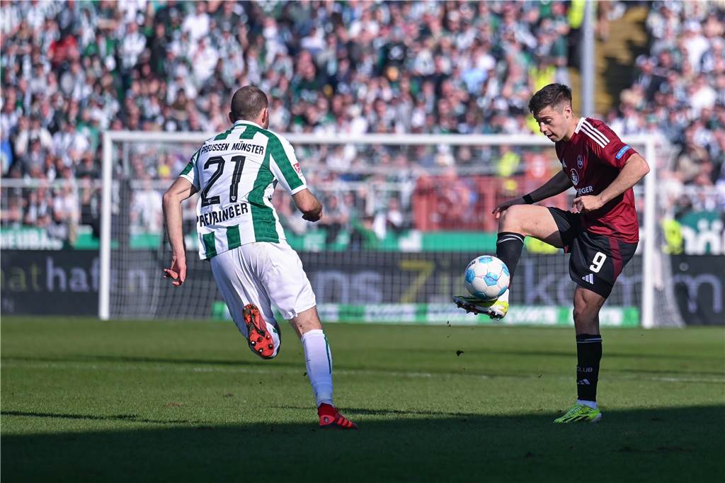 Marktwert-Entwicklung: Zwei Schalker mit an der Spitze 09.03.2025, Fussball, 2. Bundesliga, 25. Spieltag Saison 2024/2025, Preußen Münster - 1.FC Nürnberg, Rico Preißinger (SC Preussen Münster), Stefanos Tzimas (1. FC Nürnberg)