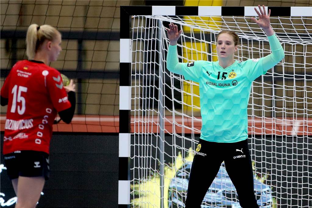 Hiobsbotschaft für Borussia Dortmund: Nächster Kreuzbandriss beim BVB - Spiel abgesagt Madita Kohorst (r.) wird Borussia Dortmund monatelang fehlen.
