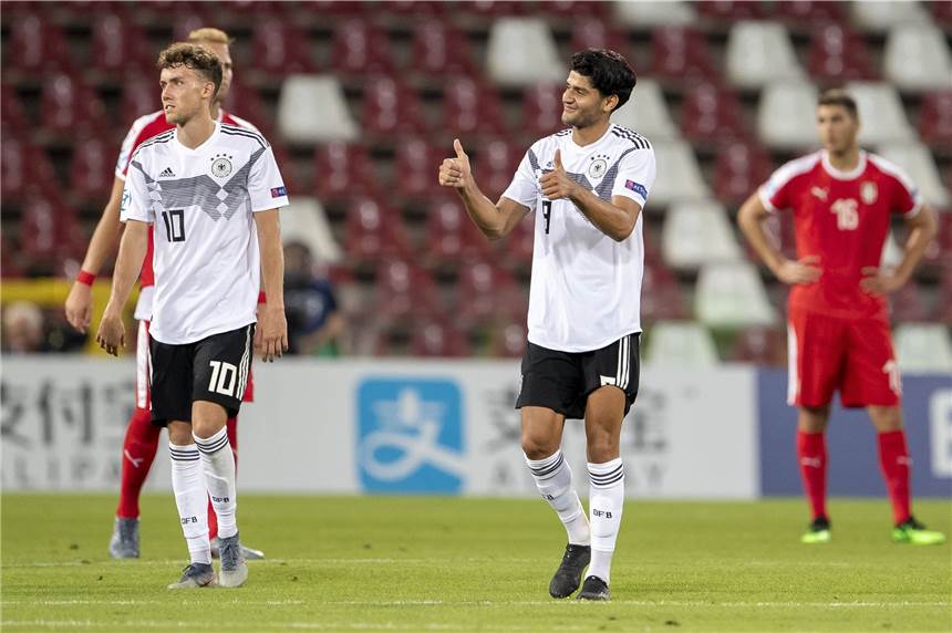 Dahoud zaubert mit dem DFB-Team - Bruun Larsen zeigt sich stark verbessert Mahmoud Dahoud erzielte gegen Serbien den DFB-Treffer zum 4:0.