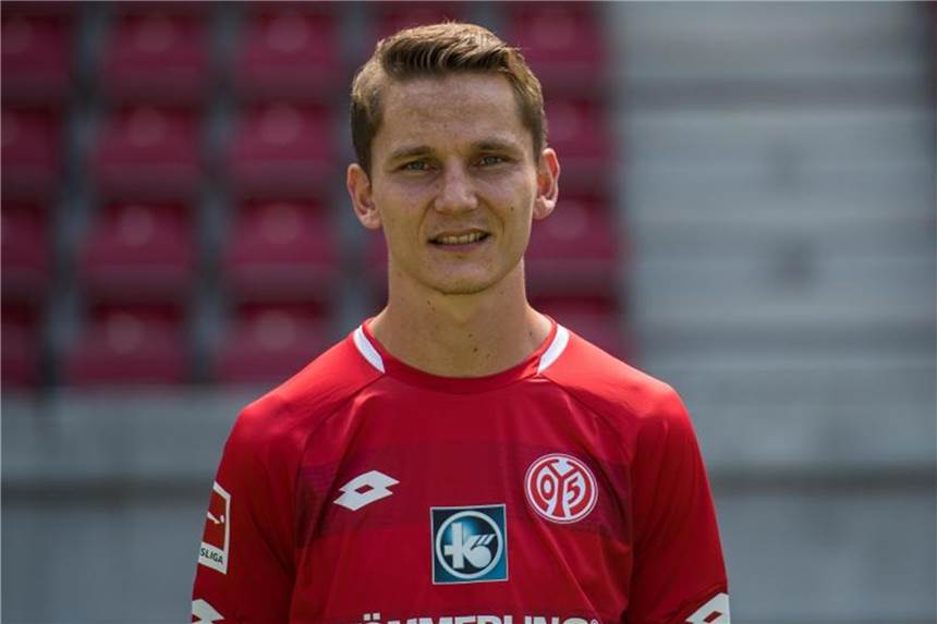 Mainz-Kapitän Bungert zieht sich Wadenverletzung zu Mainz Niko Bungert zog sich am 3. Spieltag eine Wadenverletzung zu. Foto: Andreas Arnold