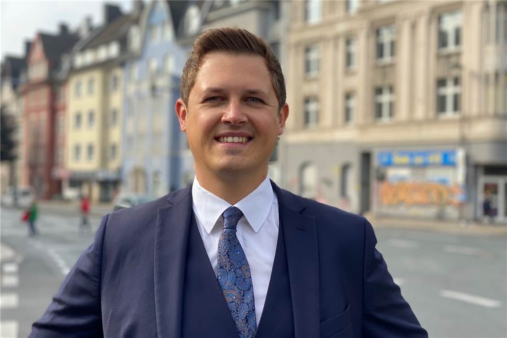 Fallen jetzt die Immobilienpreise? Chef-Gutachter gibt Antworten Makler Marvin Mikosch (Union Immobilien) beobachtet ein wachsendes Immobilienangebot in Dortmund. Das führe allerdings nicht zu sinkenden Preisen: „Denn die Nachfrage ist weiterhin hoch.“