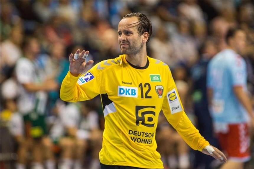 Füchse Berlin erreichen souverän Viertelfinale Mal wieder gut in Form: Füchse-Torwart Silvio Heinevetter. Foto: Arne Immanuel Bänsch