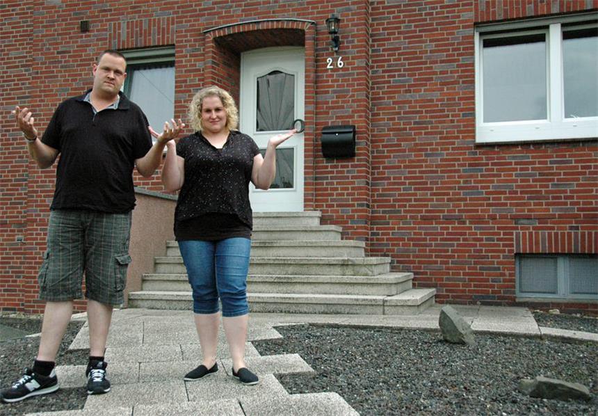 Mal wieder stehen Christian Bönninghoff und Marina Redemann mit leeren Händen da. Immer wieder liefert ihnen der Paketdienst DPD nicht ihre Bestellungen.