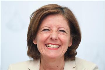 Malu Dreyer wird geehrt. Foto: Arne Dedert