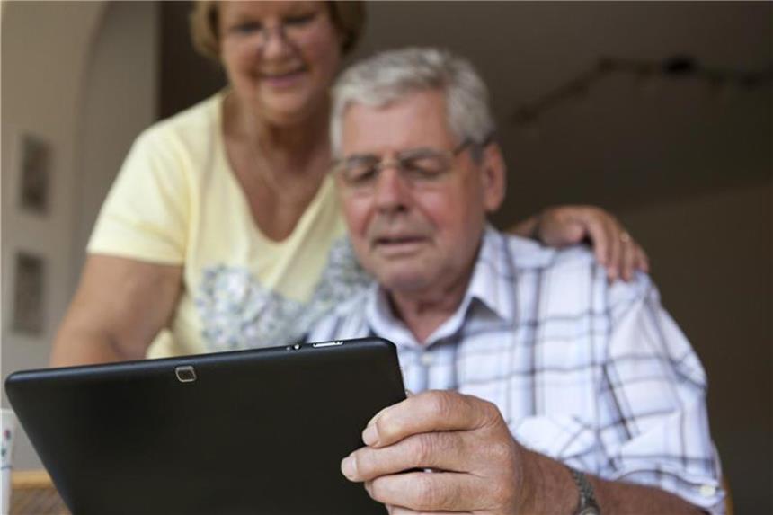 Verband: Über 50-Jährige größte Gruppe der Gamer Man ist nie zu alt zum Zocken: Computerspiele sprechen auch die Altersgruppe der über 50-Jährigen an. Foto: Silvia Marks