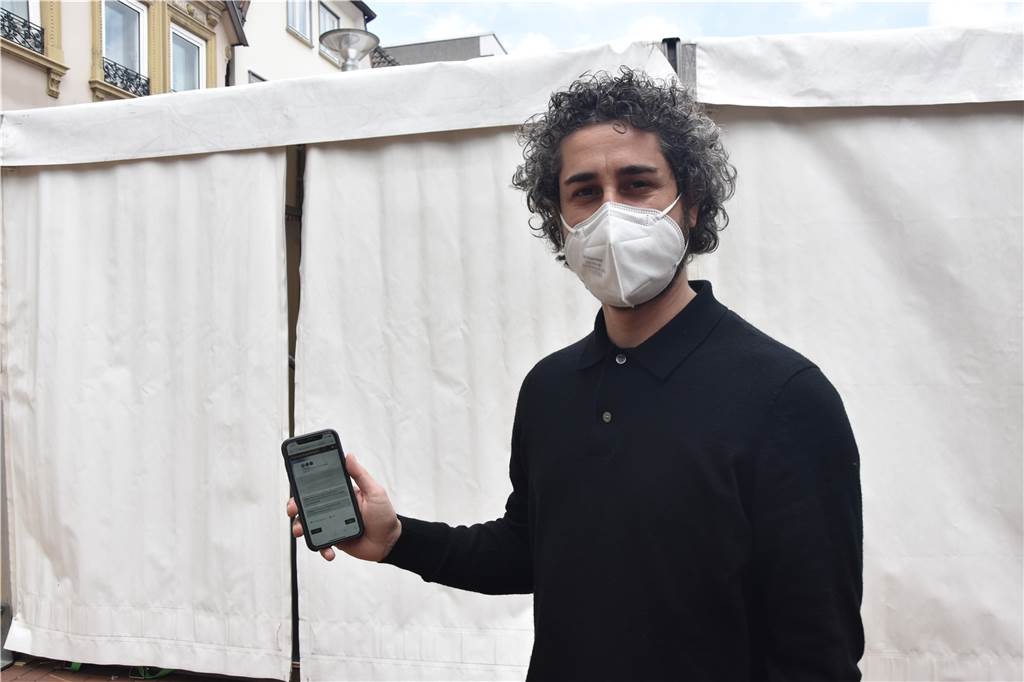 Lockerungen: Viele Lüner Händler startklar - Neues Testzentrum öffnet Man kann spontan vorbeikommen um sich im Testzentrum vor P&C an der Lange Straße testen zu lassen. Noch besser: Vorab in Internet einen Termin vereinbaren, wie Ertu Kile vom Betreiber Kineo Medical erklärt.
