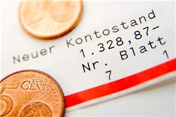 Mancher Verbraucher hat durch Corona finanzielle Probleme. Damit versuchen allerlei unseriöse Anbieter Geschäfte zu machen. Statt Krediten drohen so noch mehr Kosten.