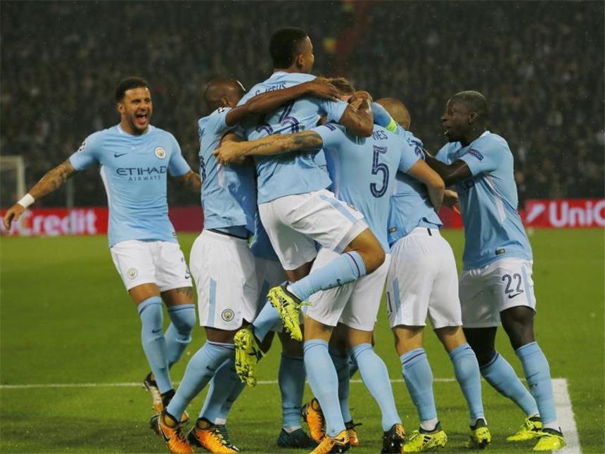 Stimmungshoch bei Manchester City Manchester City besiegte Feyenoord Rotterdam mit 4:0. Foto: Peter Dejong