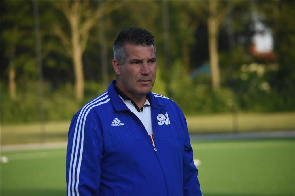 Wöchentlich grüßt das Murmeltier: Wie sich Trainer-Konkurrenten untereinander helfen Manchmal helfen die Tipps, die sich Michael Luppus einholt, nicht.