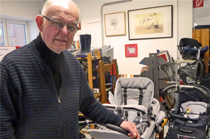 Manfred Börsting (79) engagiert sich bei der Ahauser Drehscheibe Manfred Börsting engagiert sich freiwillig für die Ahauser Drehscheibe.