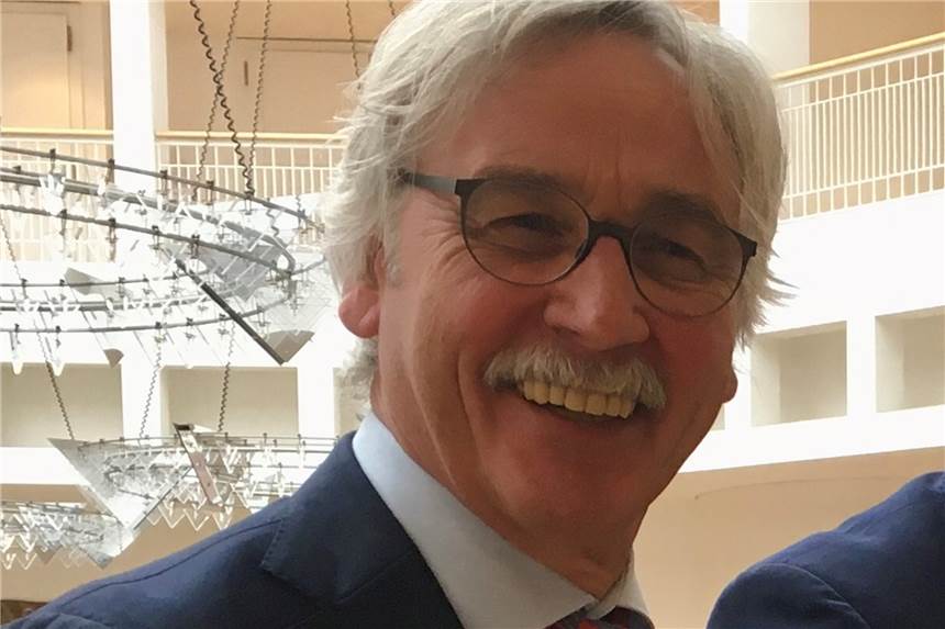 Ein Mann mit Rathaus-Erfahrung wird Beauftragter für Vielfalt, Toleranz und Demokratie Manfred Kossack übernimmt im Auftrag von Oberbürgermeister Ullrich Sierau das Amt des Beauftragten für Vielfalt, Toleranz und Demokratie von Hartmut Anders-Hoepgen.