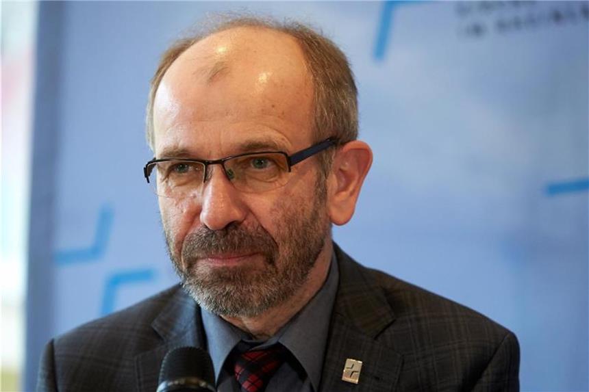 Präses Rekowski: Viel Potenzial in Genossenschaften Manfred Rekowski spricht bei einer Pressekonferenz. Foto: Thomas Frey/Archiv