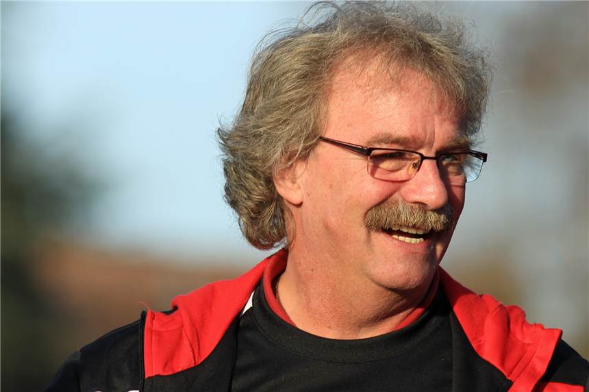 Darum wird Manfred Tapken neuer Torwarttrainer beim Lüner SV Manfred Tapken tauscht den Trainingsanzug des VfB Lünen gegen den des Lüner SV ein.