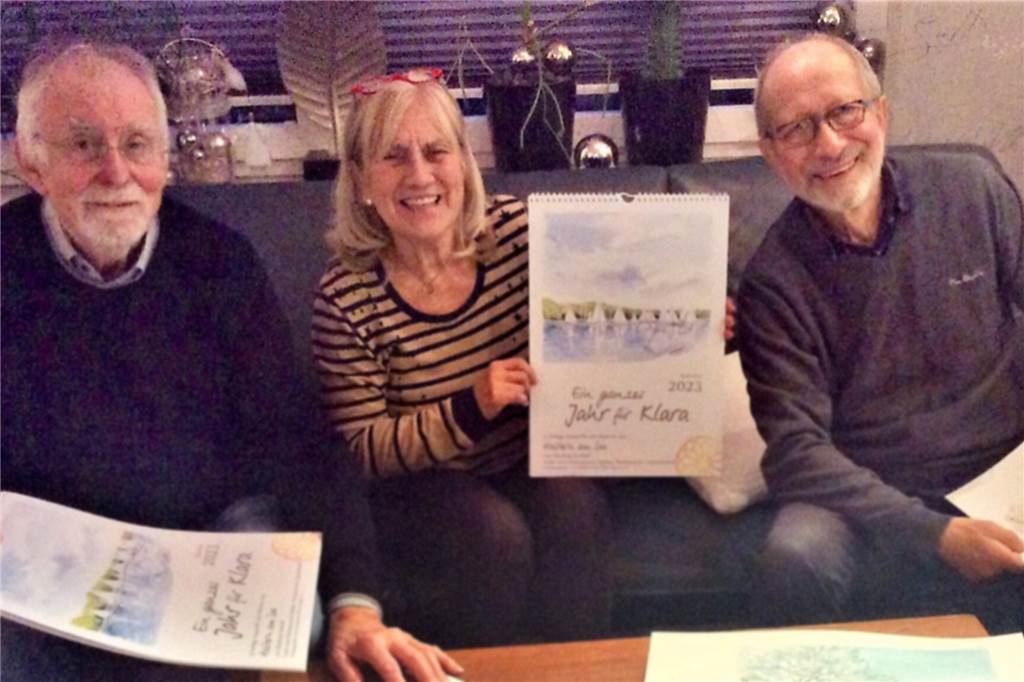 Klara Kalender für 2024 ist in Arbeit - Ausgabe 2023 ist noch erhältlich Manfred Vorholt, Marlies Salewski und Paul Schrör arbeiten schon am Klara-Kalender für 2024.