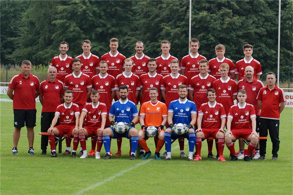 Anton Lampen erhielt den Ehrenpreis des Dorstener Sports Westfalenligamannschaft des SV Rot-Weiß Deuten, Teamfoto