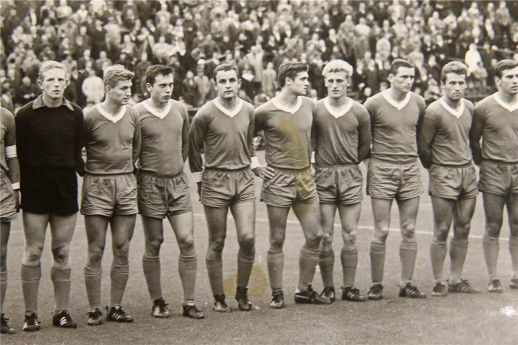 Der erste deutsche NFL-Star kam aus Selm: Die Geschichte von Horst Mühlmann Mannschaftsfoto des FC Schalke, Jahr unbekannt.