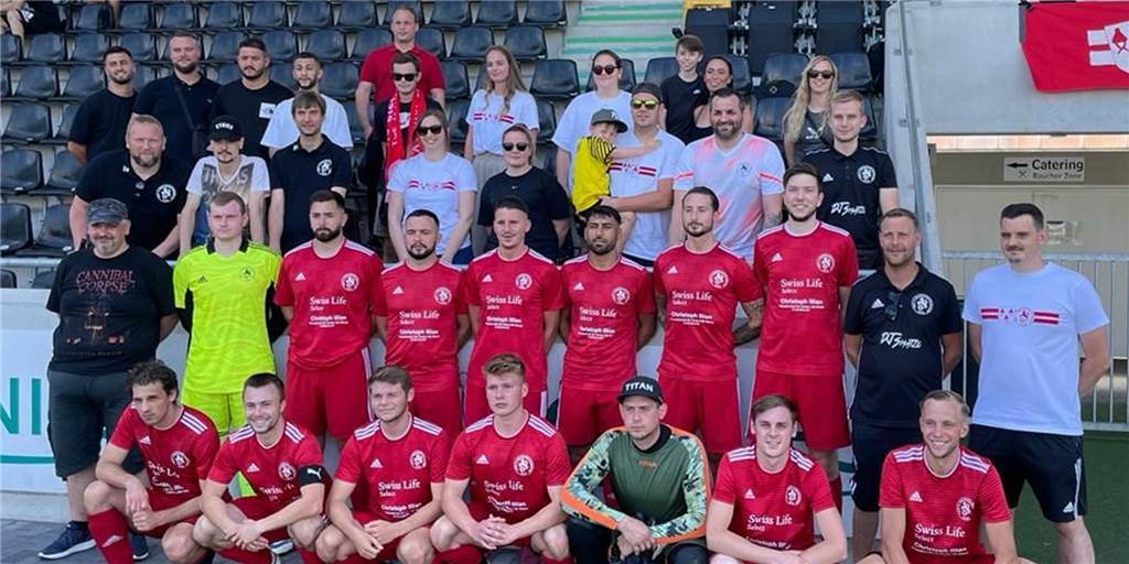Hemmerder Pleite in der Tönnies-Arena - aber ein mächtiger „Zugewinn“ aus Königsborn Mannschaftsfoto in der Tönnies-Arena: Der TuS Hemmerde musste am Samstag beim BSC Rheda aber eine klare Niederlage eistecken.