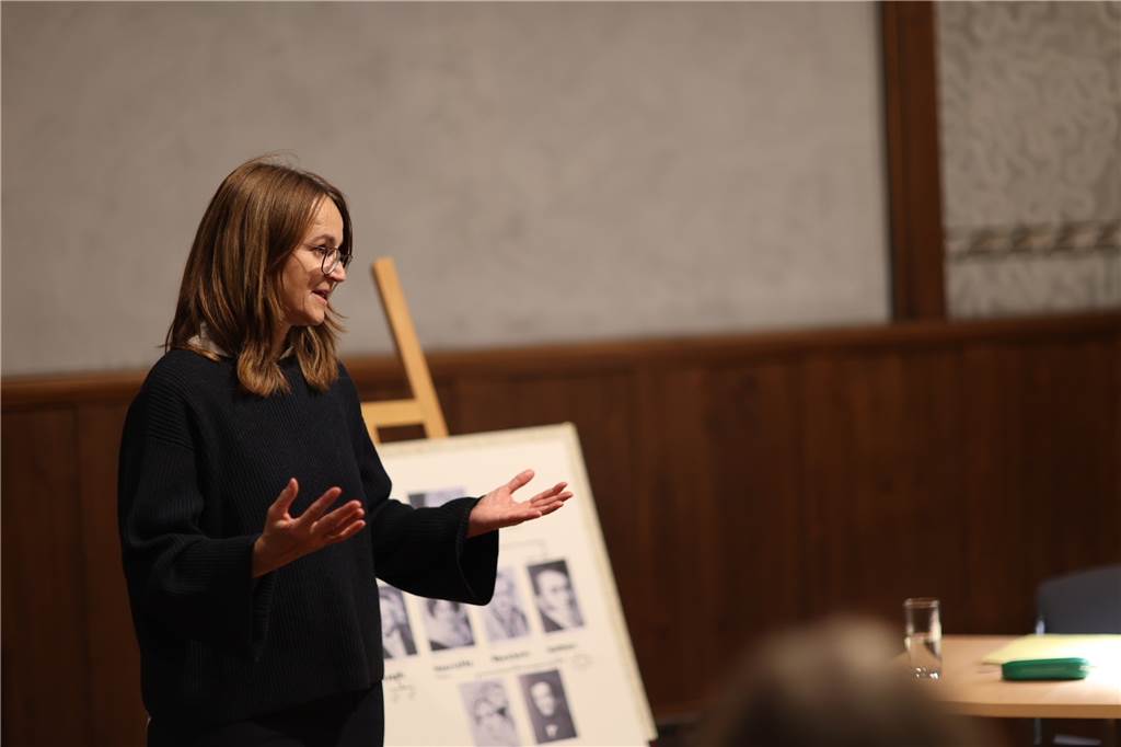 Gedenken in der Synagoge Bork: Gestern ist wichtig für heute und morgen Manon Pirags, stellvertretende Vorsitzende der VHS Selm, unterstrich die Bedeutung von Gedenkveranstaltungen wie die in der Borker Synagoge.