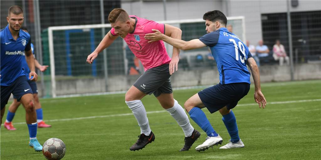 Kreisliga B: Kurztrip eines Teams sprengt Topduell Manuel Backes (am Ball) und der SV Wacker Obercastrop II treten am Sonntag nicht gegen Eintracht Ickern II. Das Duell wurde verlegt.