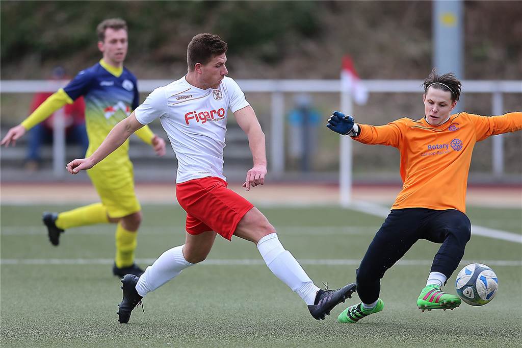 Frohlinde ist nicht mehr Spitzenreiter - alle Spiele der Landesliga bis zur Kreisliga B Manuel Backes (weißes Hemd) traf für die SG Castrop als Joker zum 4:2-Endstand.