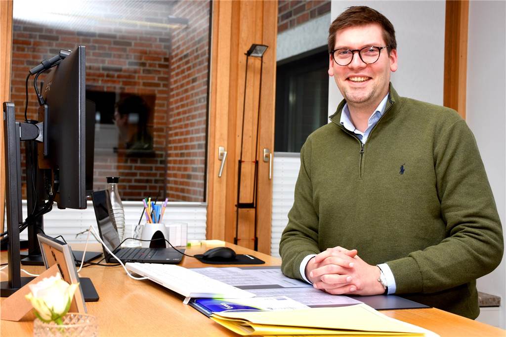 Manuel Benning: „Ich habe mich ganz bewusst für Ahaus entschieden“ Manuel Benning, der neue Erste Beigeordnete, an seinem Schreibtisch im Rathaus.