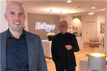 Manuel Happe (l.) wird in den nächsten Jahren als alleiniger Inhaber die Firma Hetkamp übernehmen. Bis dahin führt er das Unternehmen, das sich auf Einrichtung, Design und Mode spezialisiert hat, gemeinsam mit Helmut Ackmann.