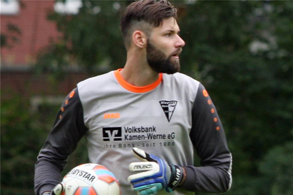 7 Torhüter für zwei Teams: Der WSC hat ein Luxusproblem. Aber sorgt das auch für Zoff? Manuel Linke hatte Probleme mit dem Rücken, steigt jetzt aber langsam wieder ins Training ein.