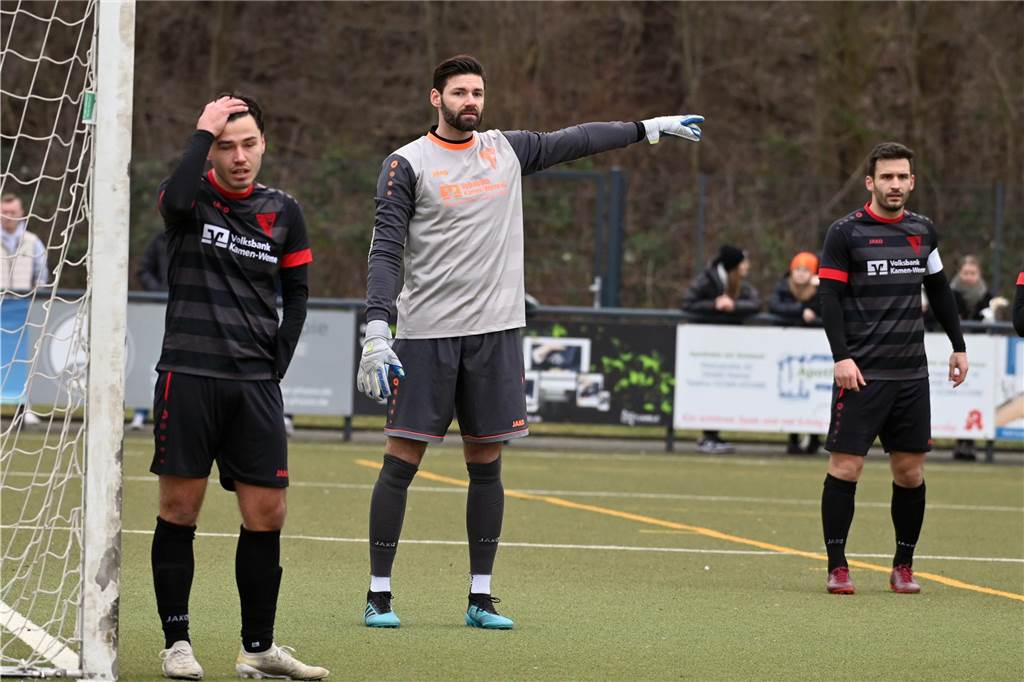 Torwartsituation beim Werner SC von Verletzung geprägt: „Schauen uns nach einem neuen um“ Manuel Linke (M.) etablierte sich in der Zwischenzeit als Nummer eins des Werner SC.