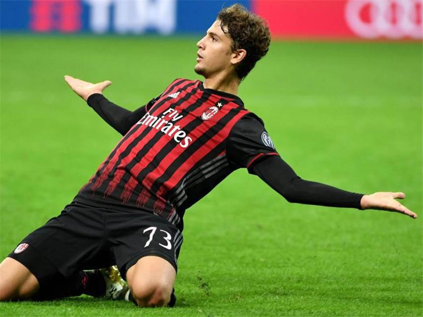 Ein Youngster macht Serie A wieder spannend Manuel Locatelli belebt die Träume vom AC Mailand. Foto: Daniel dal Zennaro
