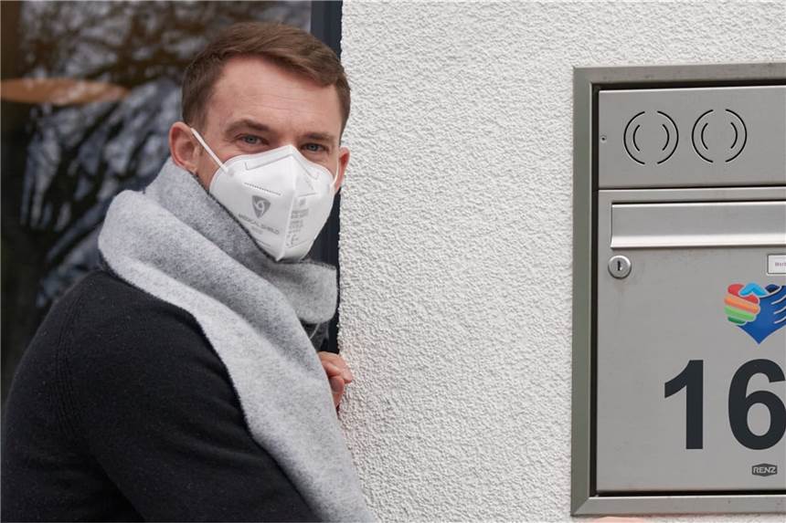 Stiftung von Manuel Neuer verteilt kostenlose FFP2-Masken für Kinder Manuel Neuer bei der Einweihung des neuen Manuel-Neuer-Hauses der Kids Foundation.