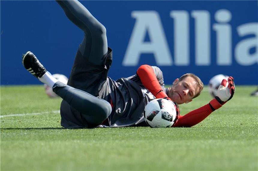 Heynckes nach Neuers leichtem Training: „Sah sehr gut aus“ Manuel Neuer hat das erste leichte Torwarttraining gut weggesteckt. Foto: Andreas Gebert