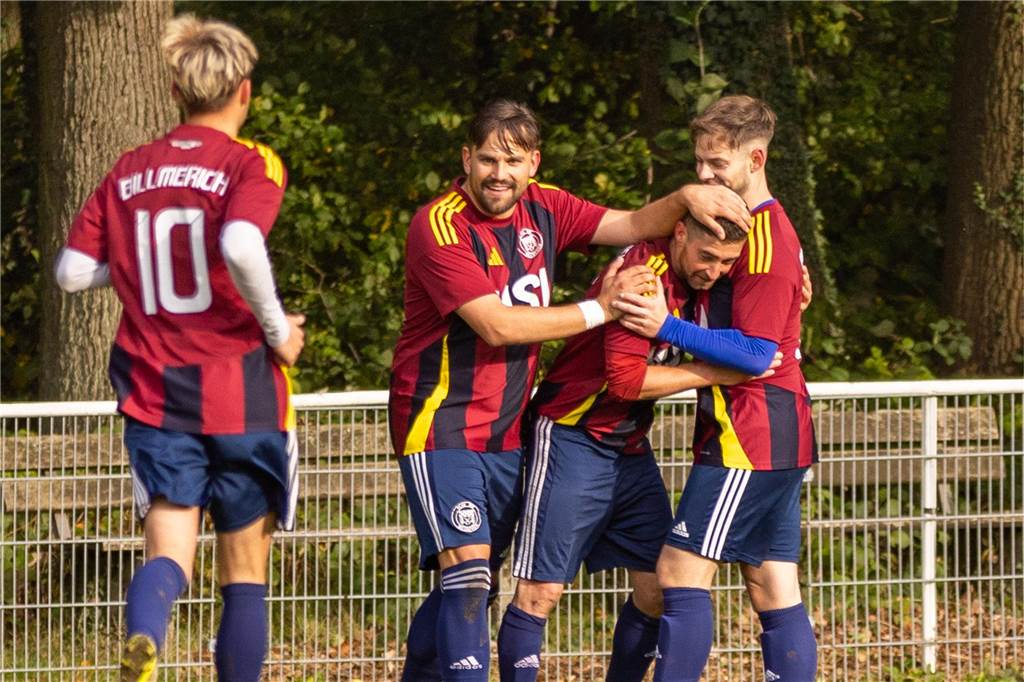 SuS Lünern siegt im Billmericher Wald Manuel Schultz (2.v.r.) hatte kurz vor Spielende noch zum 3:3 für BR Billmerich ausgeglichen.