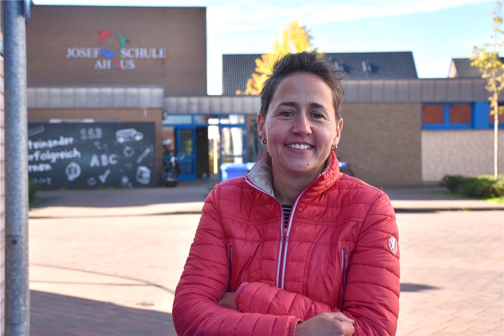 Josefschule: Erste Erweiterung kostet über 4,45 Millionen Euro Manuela Majert, Vorsitzende der Elternpflegschaft an der Josefschule, ärgert sich über die Verzögerungen. Auch für die Sitzung des Schulausschusses hatte sie mit konkreteren Ansätzen gerechnet.